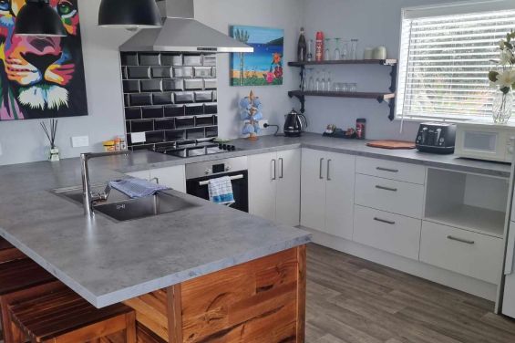 The Bach - kitchen